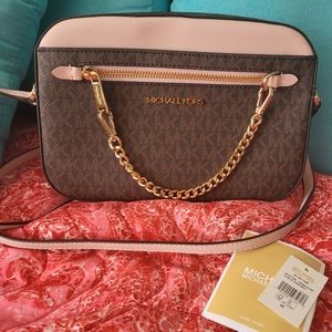 Micheal Kors Jet Set Crossbody